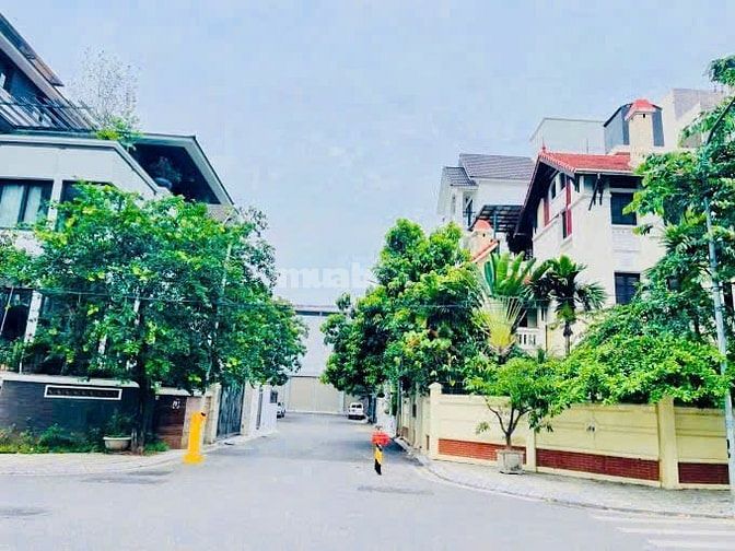 BÁN ĐẤT 282.7 M2  MẶT TIỀN 13M KHU ĐÔ THỊ VƯỜN ĐÀO – LẠC LONG QUÂN – T