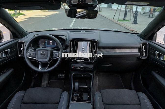 Volvo XC40 2025 - BH/Bảo dưỡng Free 2030 - Bản Đủ