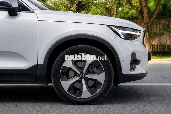 Volvo XC40 2025 - BH/Bảo dưỡng Free 2030 - Bản Đủ