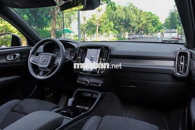 Volvo XC40 2025 - BH/Bảo dưỡng Free 2030 - Bản Đủ