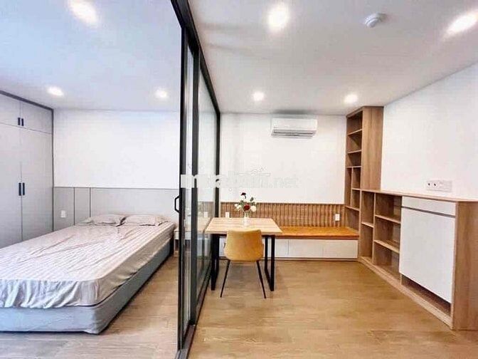 Thuê căn 1PN siêu đẹp ngay Phan Xích Long ban công thoáng sát Q1 Q3
