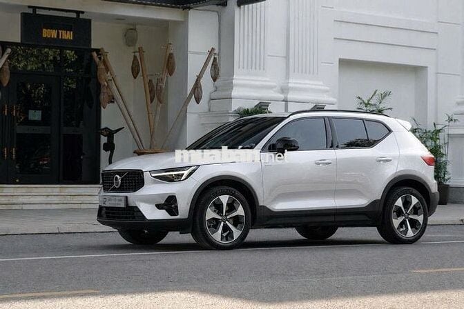 Volvo XC40 2025 - BH/Bảo dưỡng Free 2030 - Bản Đủ