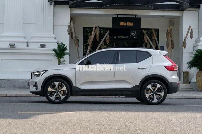 Volvo XC40 2025 - BH/Bảo dưỡng Free 2030 - Bản Đủ