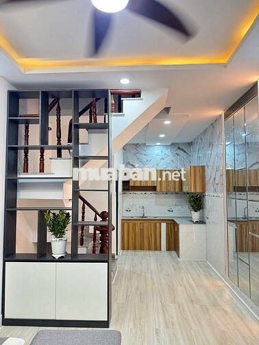 NHÀ Ở MỚI XÂY 100%-GẦN CHỢ, TRƯỜNG HỌC-KHU VỰC CẦU LỚN HÓC MÔN