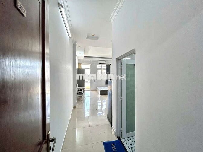 Nhiều đồ? Căn hộ ban công rộng thoáng này lo hết, đườnglớn cửa sổ trời