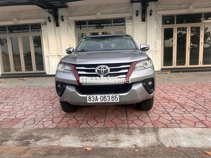 GIA ĐÌNH CẦN BÁN XE TOYOTA FORTUNER ĐỜI 2017