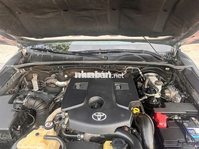 GIA ĐÌNH CẦN BÁN XE TOYOTA FORTUNER ĐỜI 2017