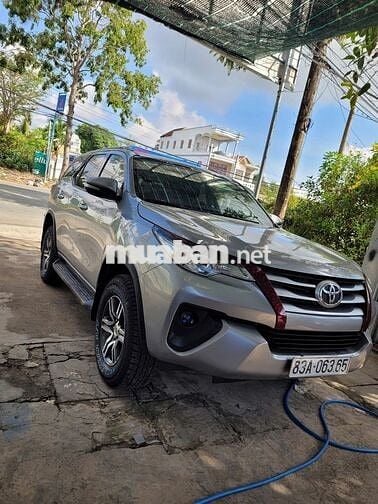 GIA ĐÌNH CẦN BÁN XE TOYOTA FORTUNER ĐỜI 2017