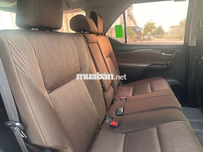 GIA ĐÌNH CẦN BÁN XE TOYOTA FORTUNER ĐỜI 2017