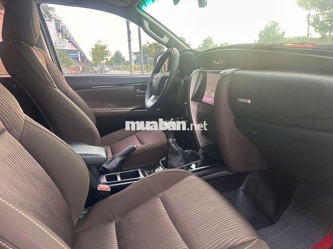 GIA ĐÌNH CẦN BÁN XE TOYOTA FORTUNER ĐỜI 2017