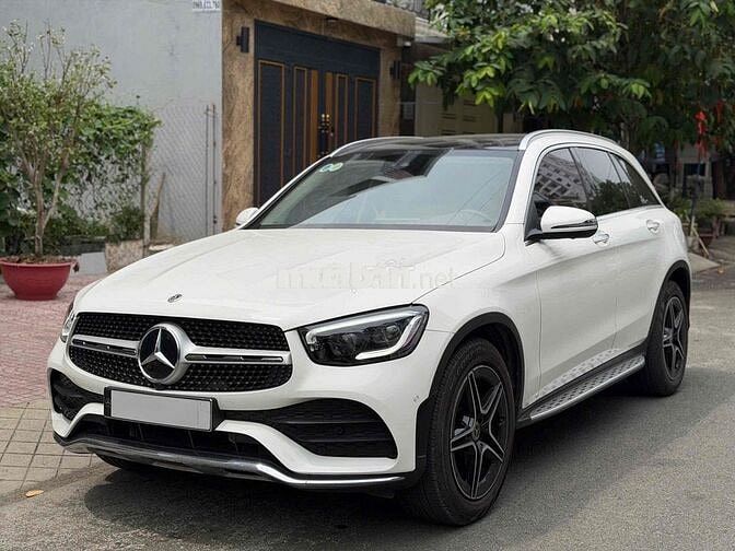Mercedes-Benz GLC300 2021 Trắng kem siêu mới