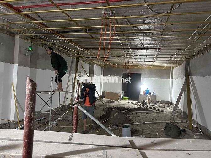 tìm thợ hoặc phụ Trần thạch cao