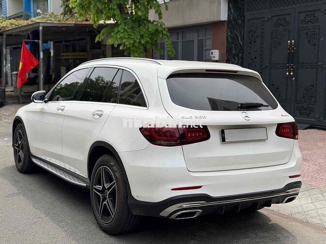 Mercedes-Benz GLC300 2021 Trắng kem siêu mới