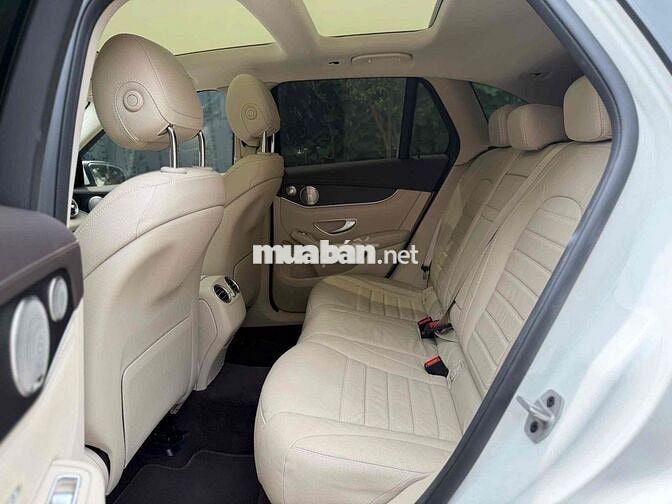 Mercedes-Benz GLC300 2021 Trắng kem siêu mới