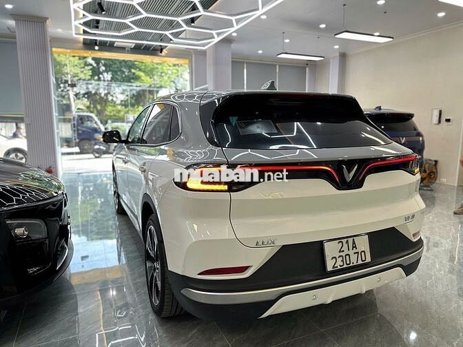 Xe điện VinFast VF8 Plus 2024 Trắng