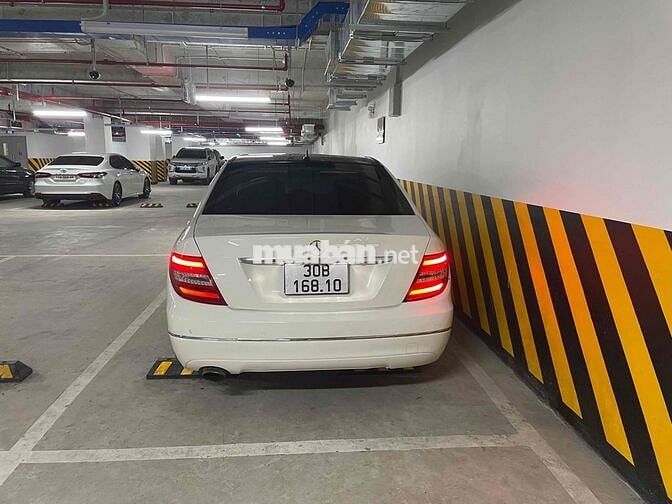 Mercedes-Benz C250 2011 màu trắng