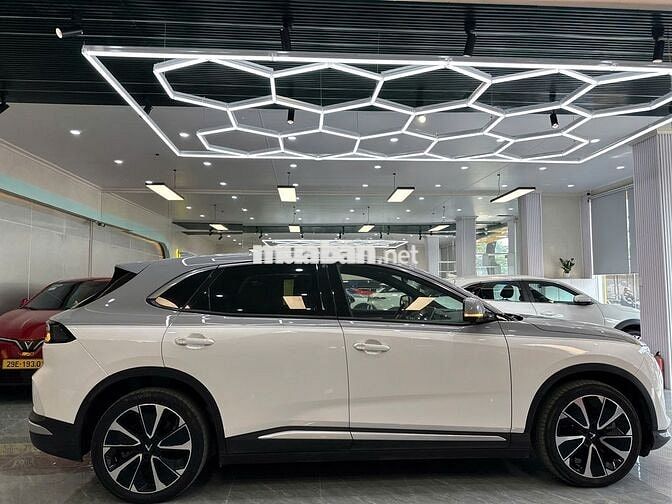 Xe điện VinFast VF8 Plus 2024 Trắng