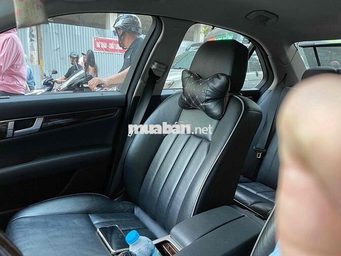 Mercedes-Benz C250 2011 màu trắng