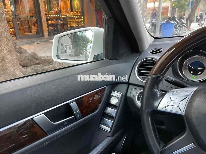 Mercedes-Benz C250 2011 màu trắng