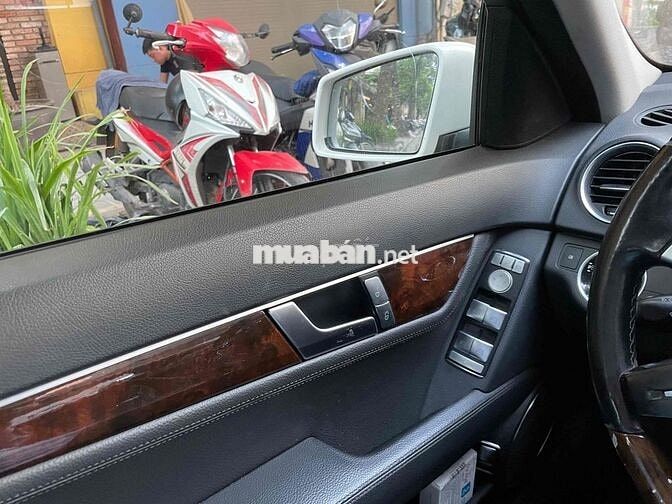 Mercedes-Benz C250 2011 màu trắng