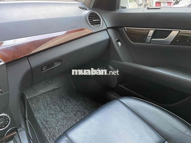 Mercedes-Benz C250 2011 màu trắng