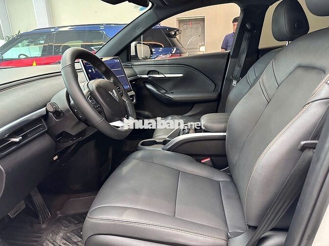 Xe điện VinFast VF6 Plus 2024 Trắng