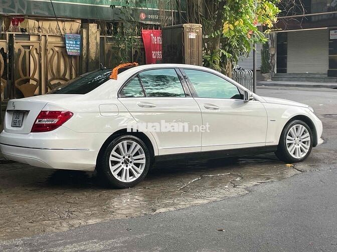 Mercedes-Benz C250 2011 màu trắng