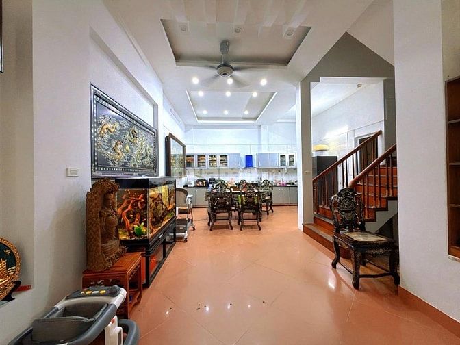 Bán nhà phố Hoàng Cầu, Đống Đa 78m,5 tầng, mt 7.4m. Giá: 42 tỷ