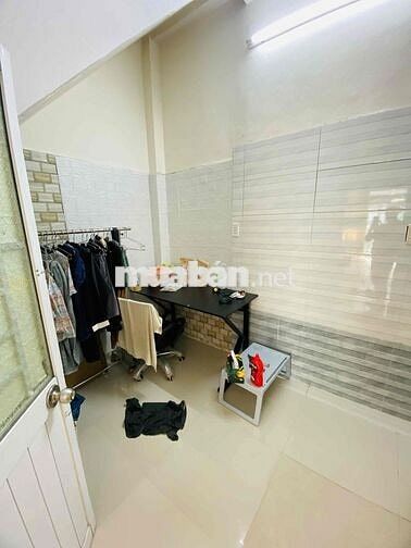PHÒNG CHDV TÁCH BẾP _ Đủ nội thất _ Gần Chung Cư Thạnh Lộc