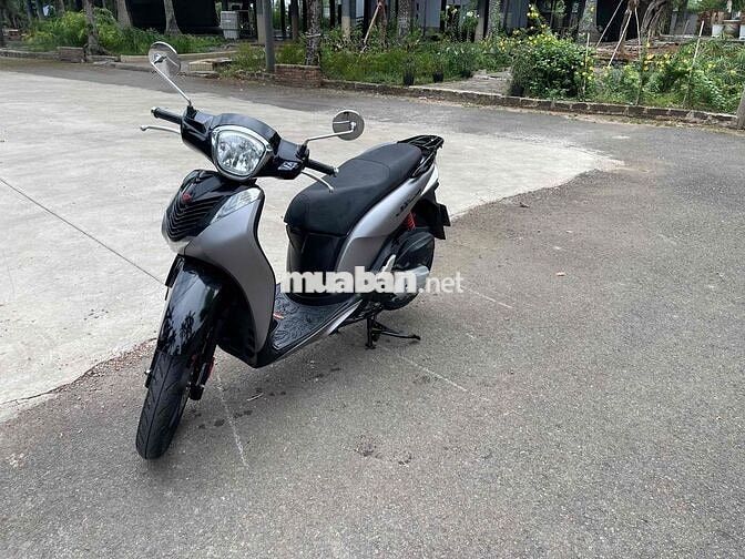 Honda SH Mode Bạc đen