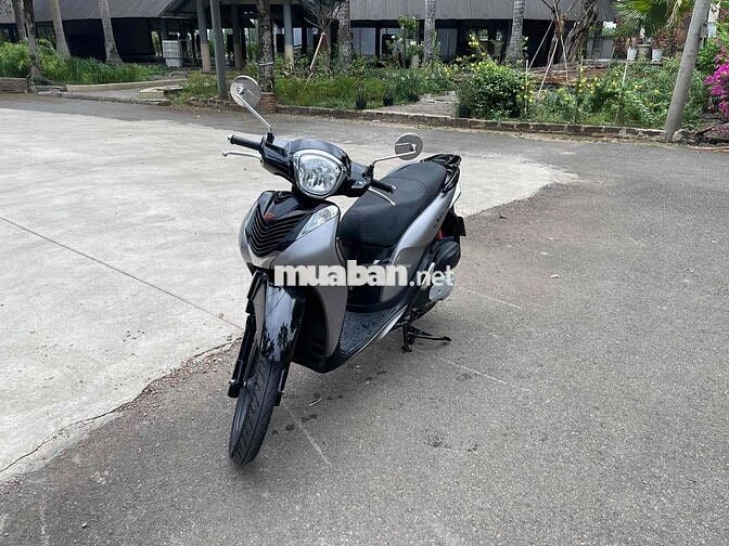 Honda SH Mode Bạc đen