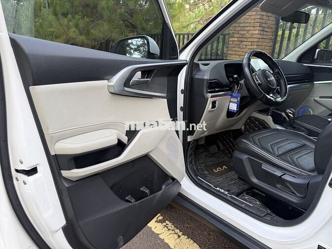 Kia Carens 2023 7 chỗ 51000km Trắng