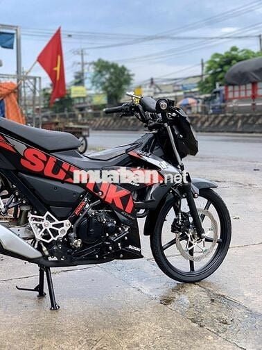 Suzuki Satria Đen