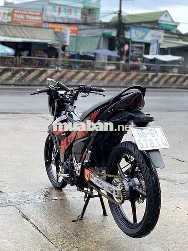 Suzuki Satria Đen