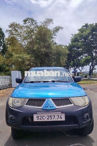 Bán Tải Mitsubishi Triton 2010 -2 cầu - số tự động