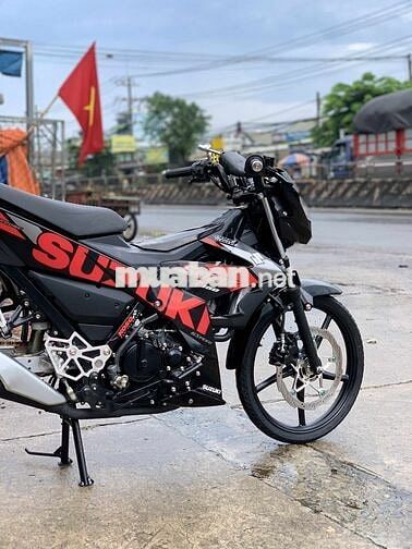 Suzuki Satria Đen