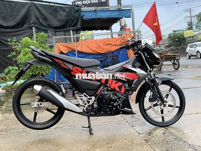 Suzuki Satria Đen