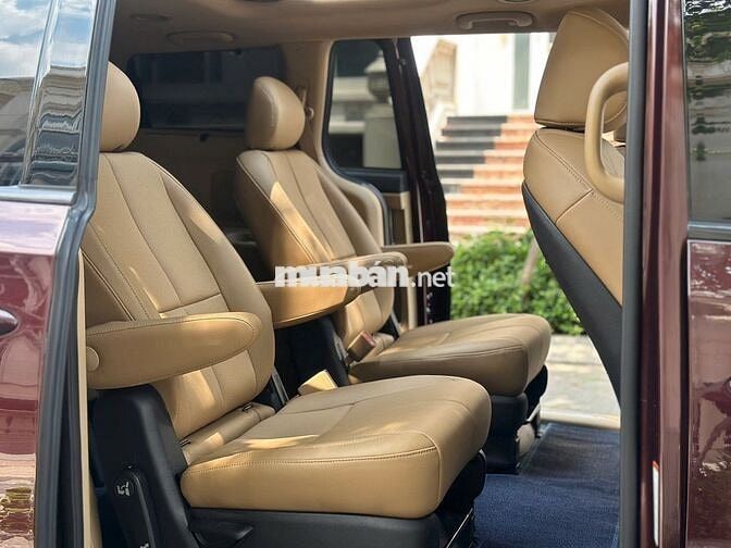 KIA Sedona DATH 2018 Nâu đỏ 82.000 km