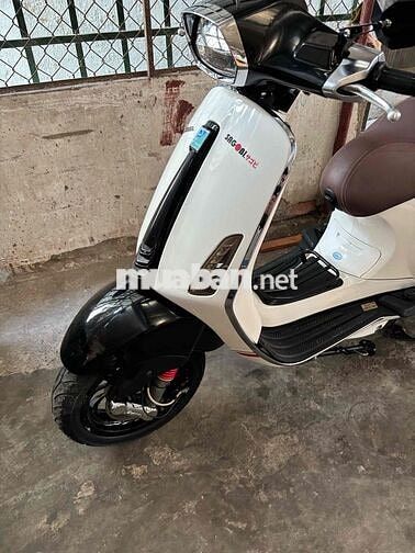 Piaggio Vespa màu Trắng