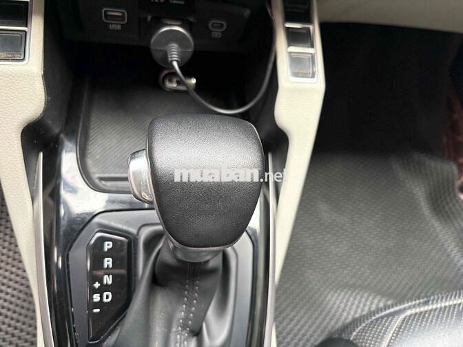 Kia Carens Luxury 2024 Trắng 60.000 km