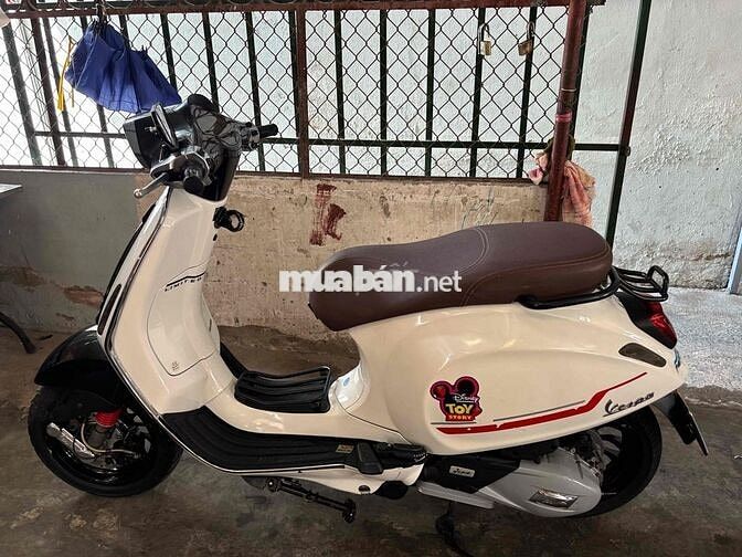 Piaggio Vespa màu Trắng