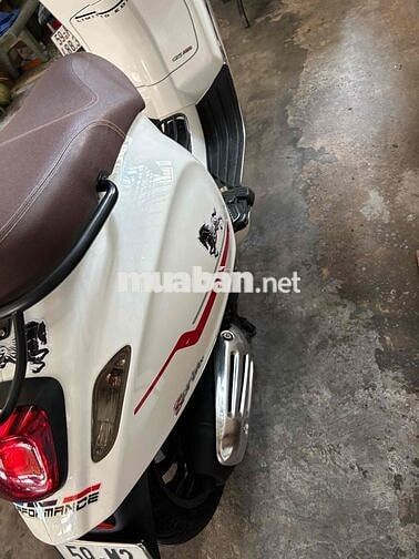 Piaggio Vespa màu Trắng