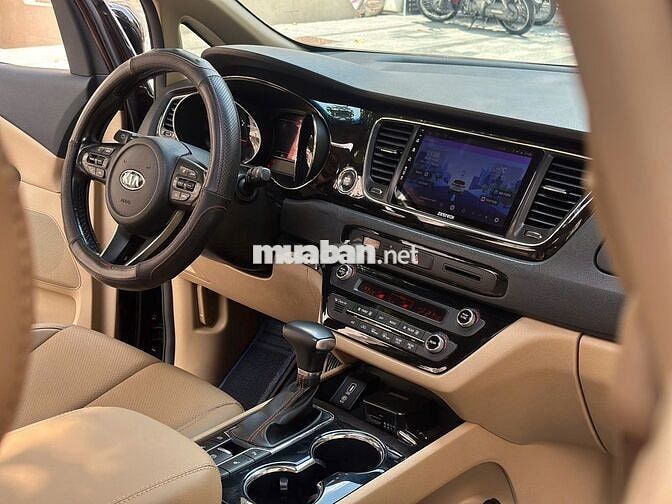 KIA Sedona DATH 2018 Nâu đỏ 82.000 km