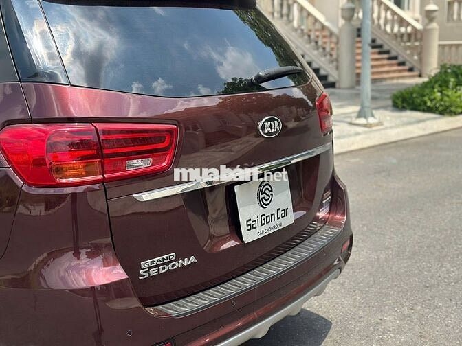 KIA Sedona DATH 2018 Nâu đỏ 82.000 km