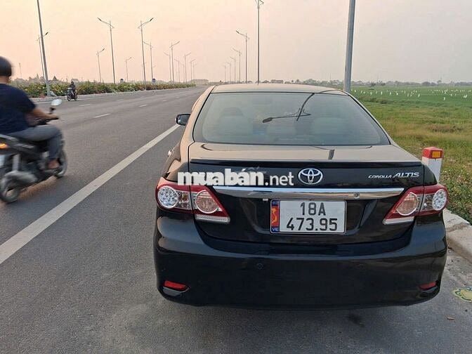 Toyota Corolla Altis 2.0V Đen