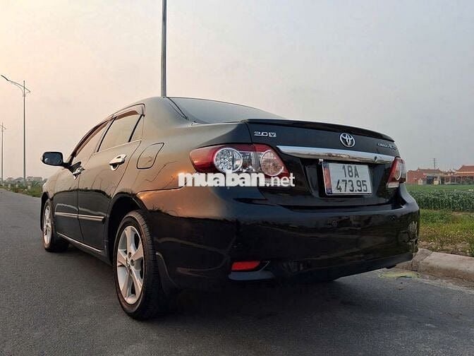 Toyota Corolla Altis 2.0V Đen