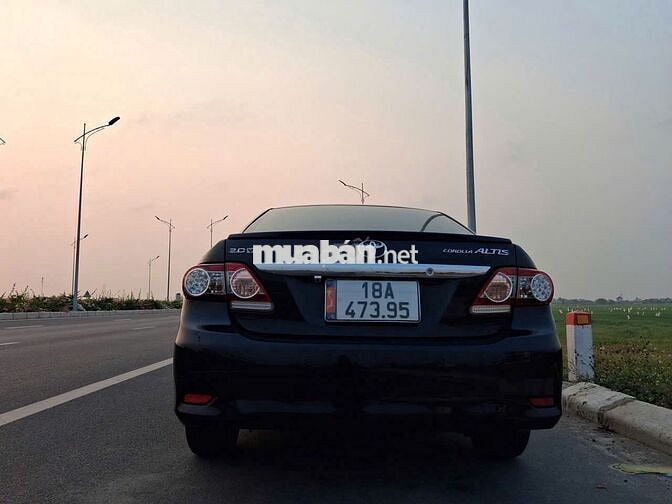 Toyota Corolla Altis 2.0V Đen