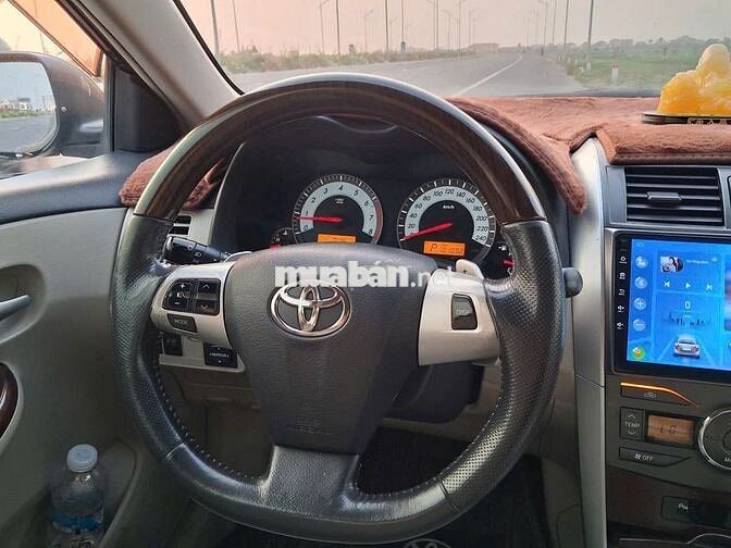 Toyota Corolla Altis 2.0V Đen