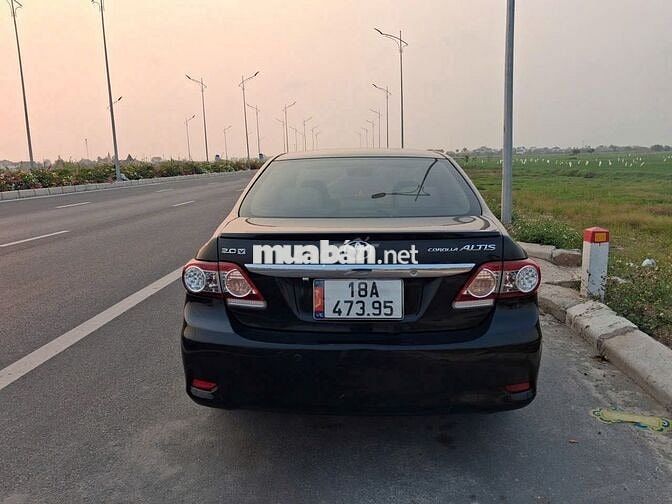 Toyota Corolla Altis 2.0V Đen