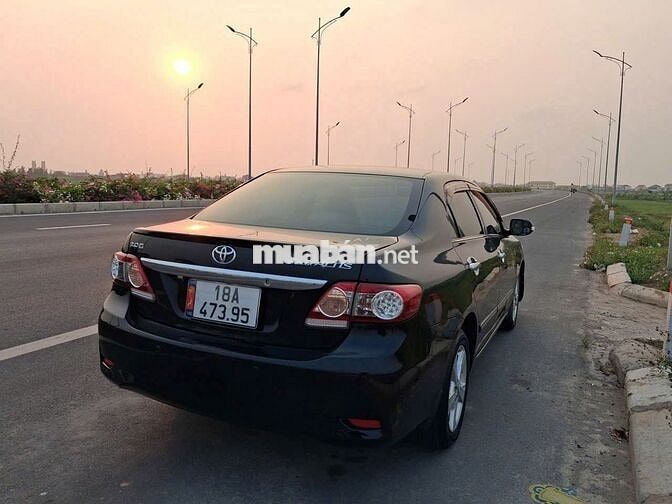 Toyota Corolla Altis 2.0V Đen
